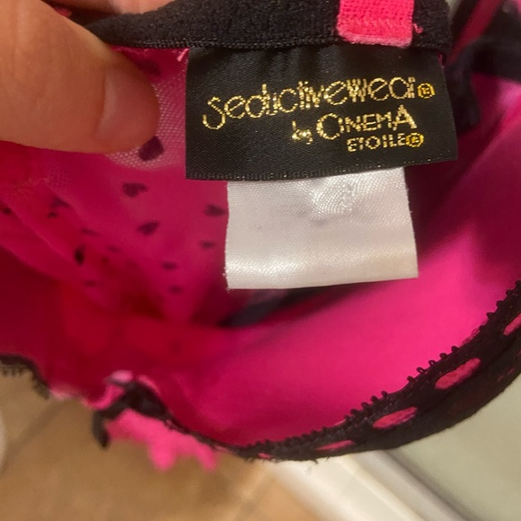 adorable slip dress with bra, hot pink with hearts and mesh fabric on side - Picture 4 of 6
